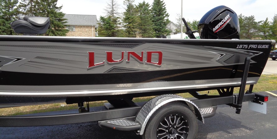 Lund Boats 1875 Pro Guide