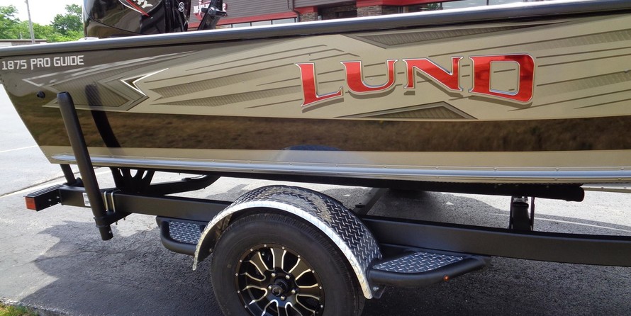 Lund Boats 1875 Pro Guide