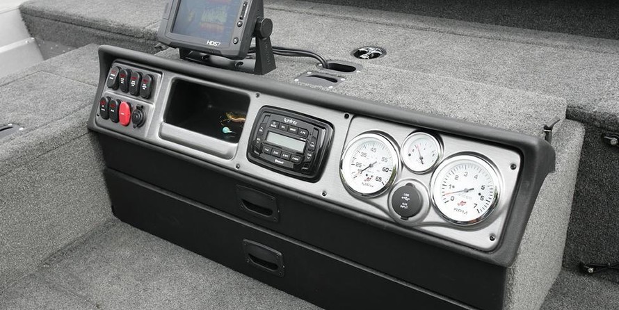 Lund Boats 1875 Pro Guide