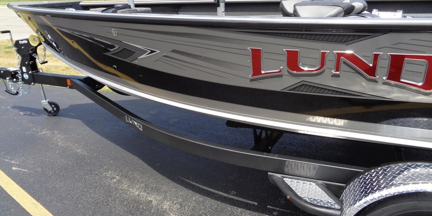 Lund Boats 1875 Pro Guide