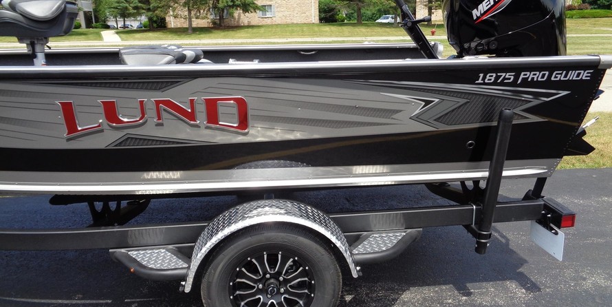 Lund Boats 1875 Pro Guide