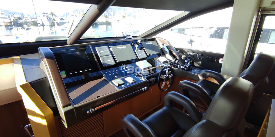 Sunseeker 28M Yacht