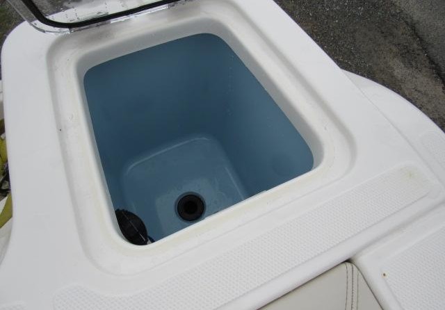 Boston Whaler 230 Outrage