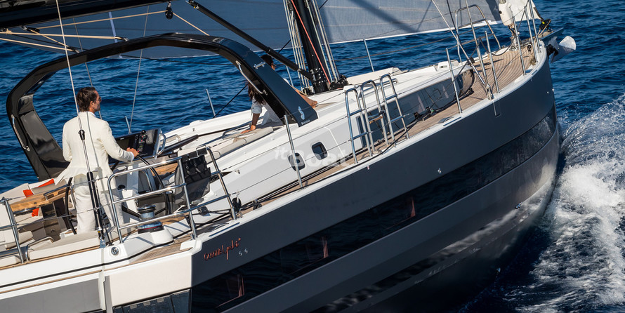 Beneteau Oceanis Yacht 62