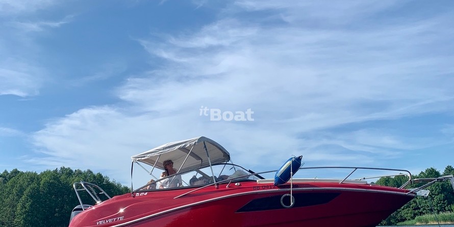 Velvette Cuddy cabin 24 Euphoria