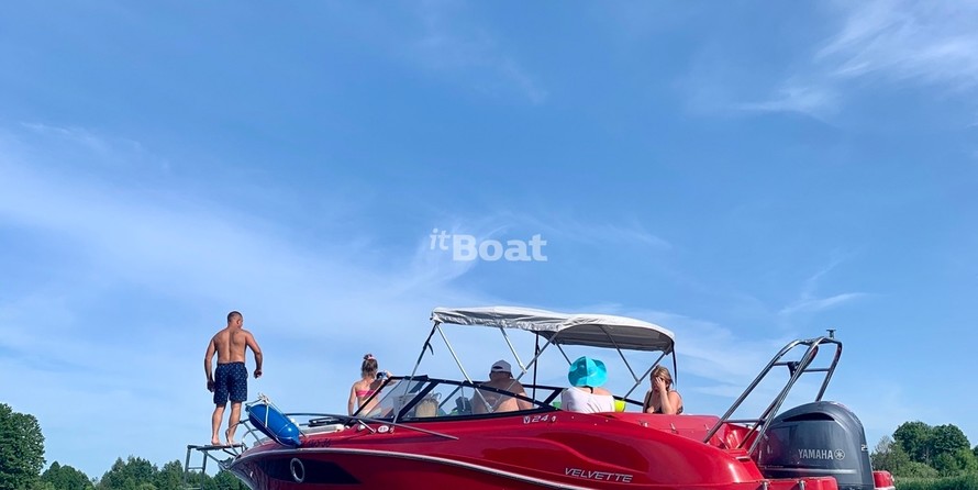 Velvette Cuddy cabin 24 Euphoria