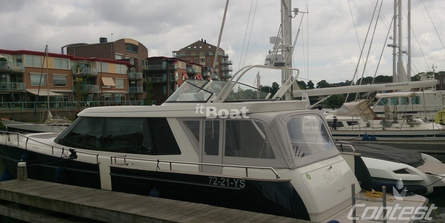 Contest Yachts 52MC Flybridge