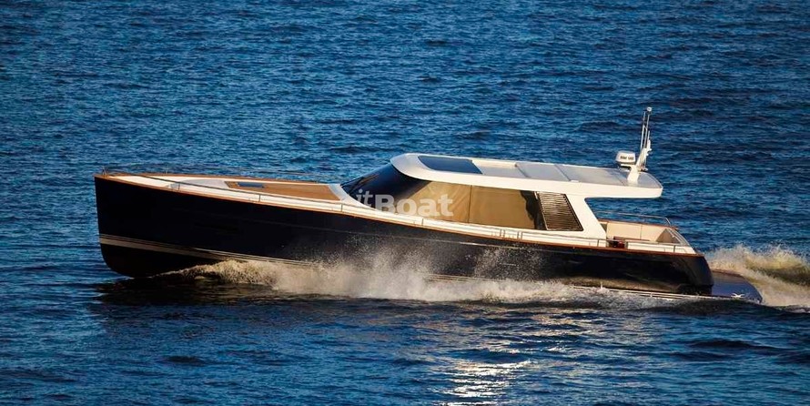 Contest Yachts 52MC Flybridge