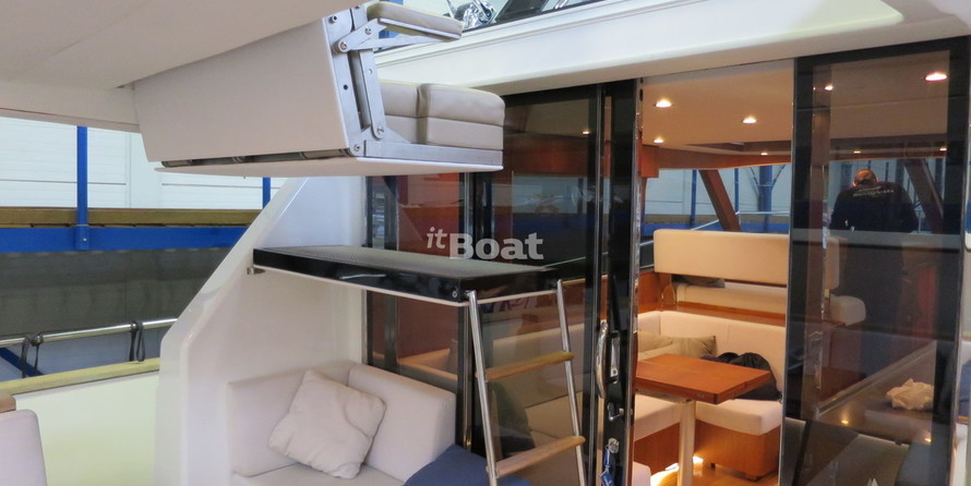 Contest Yachts 52MC Flybridge