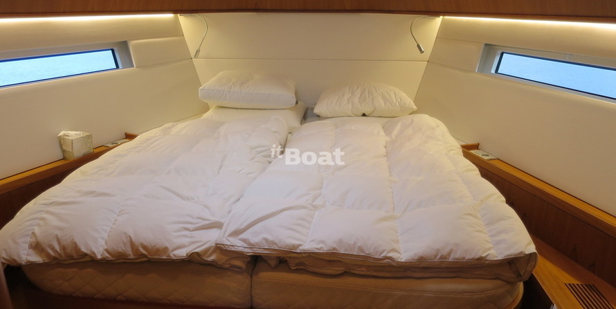 Contest Yachts 52MC Flybridge