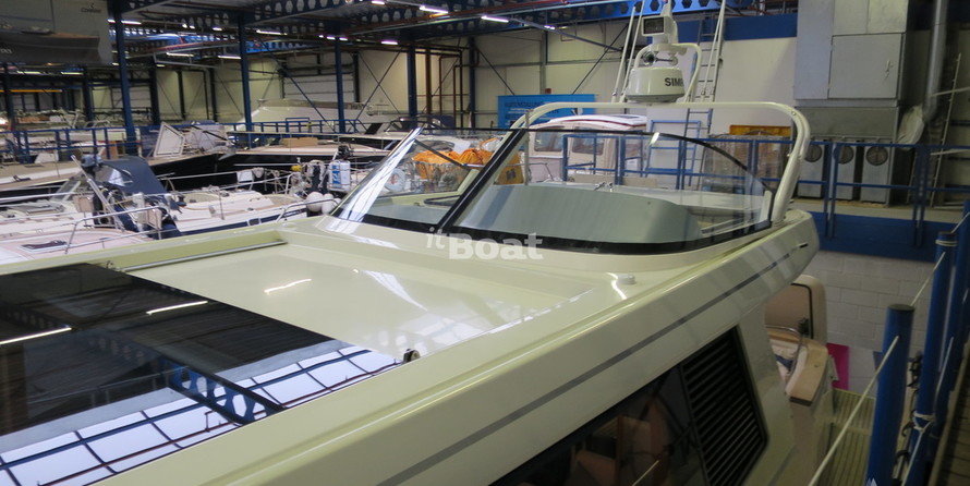 Contest Yachts 52MC Flybridge