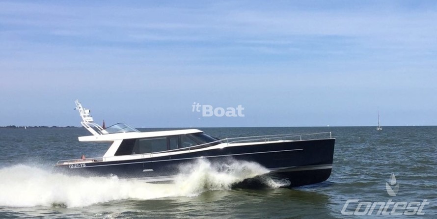 Contest Yachts 52MC Flybridge