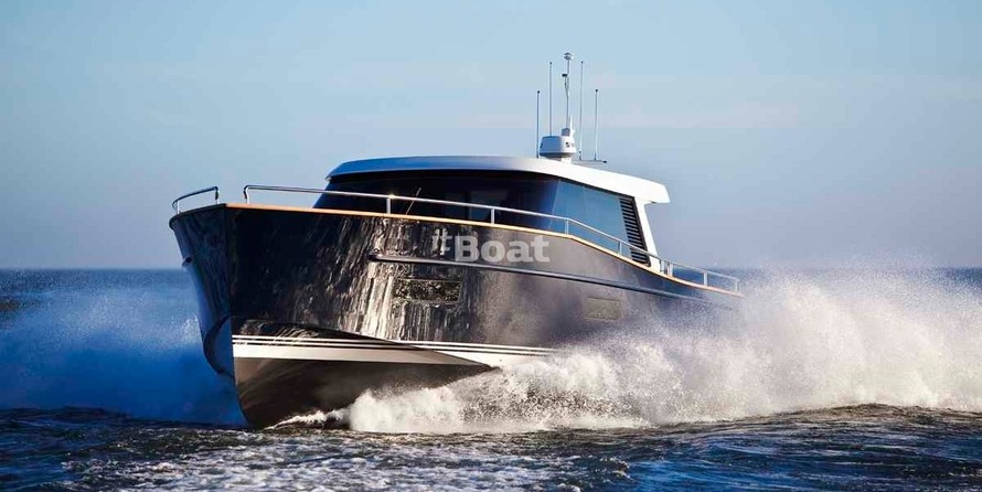 Contest Yachts 52MC Flybridge