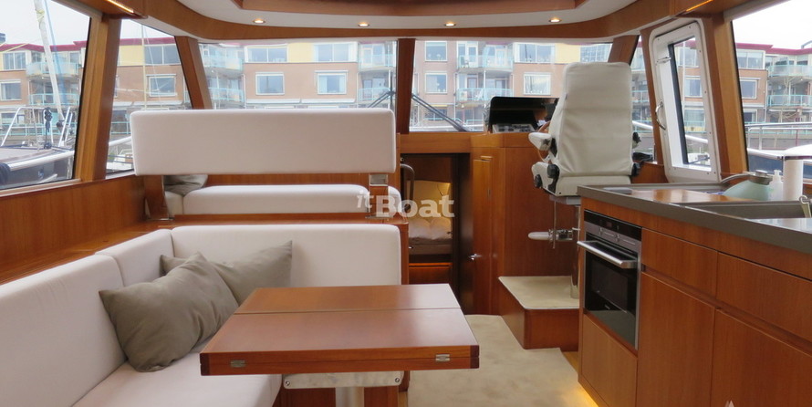 Contest Yachts 52MC Flybridge