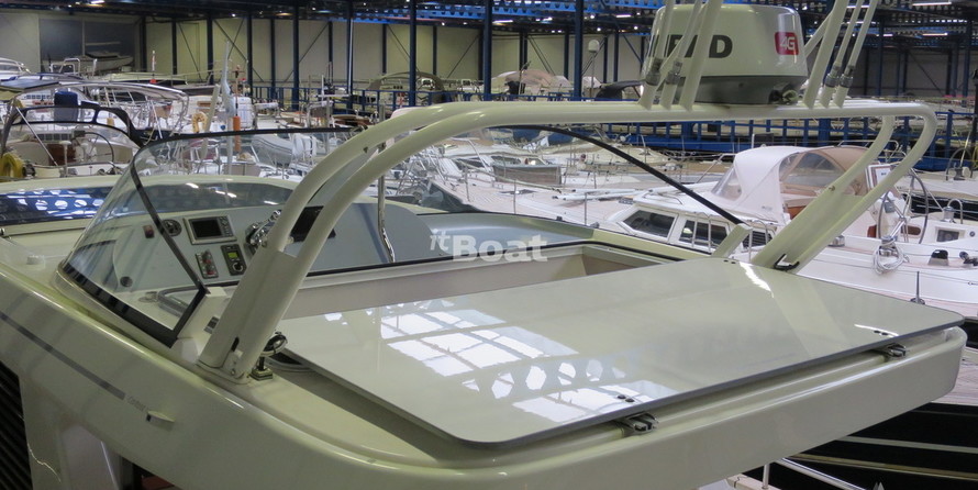 Contest Yachts 52MC Flybridge