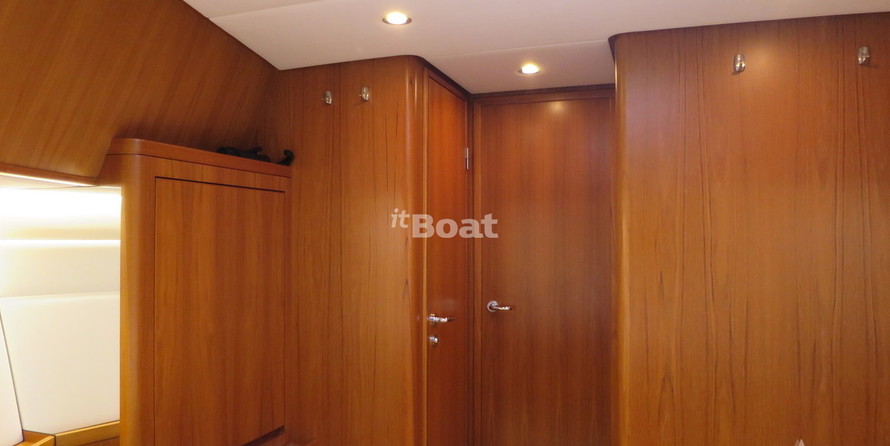 Contest Yachts 52MC Flybridge