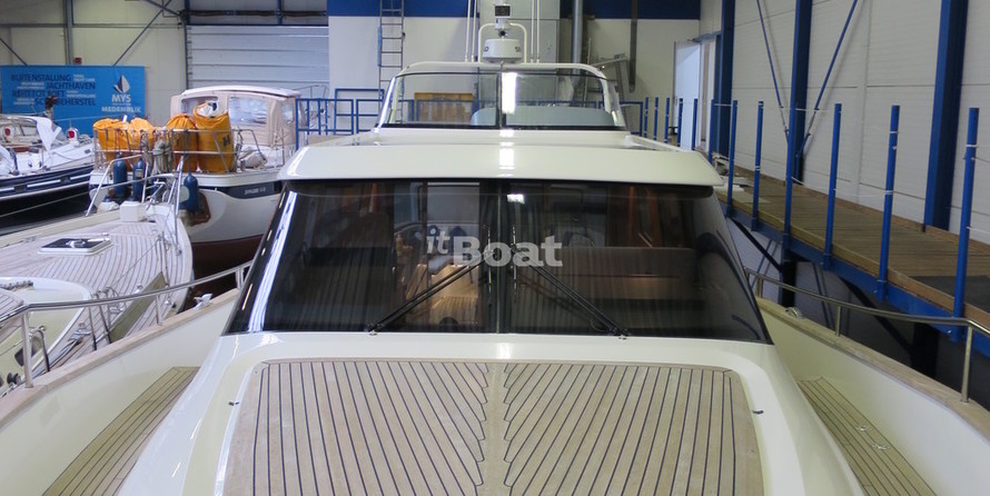 Contest Yachts 52MC Flybridge