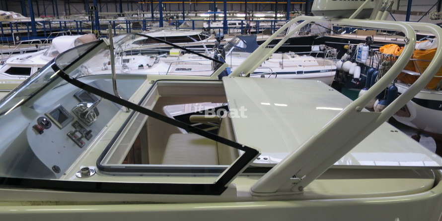 Contest Yachts 52MC Flybridge