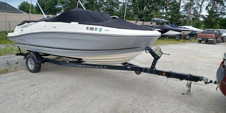 Bayliner VR5 BOWRIDER