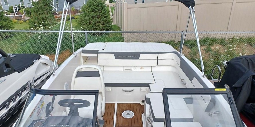 Bayliner VR5 BOWRIDER