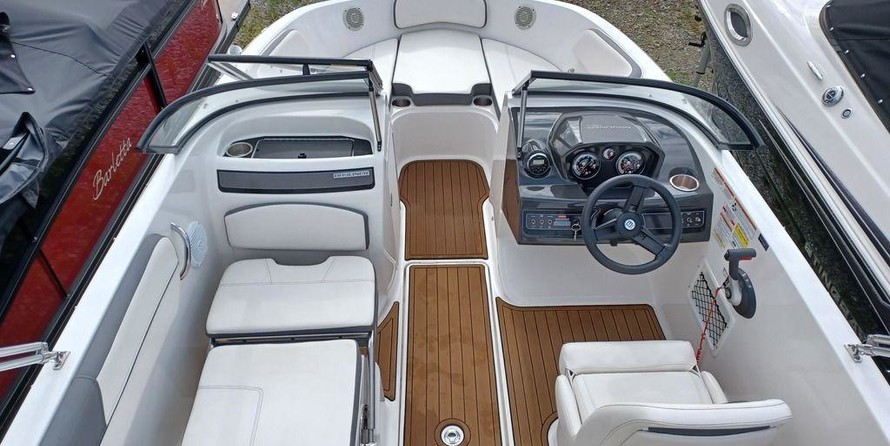 Bayliner VR5 BOWRIDER