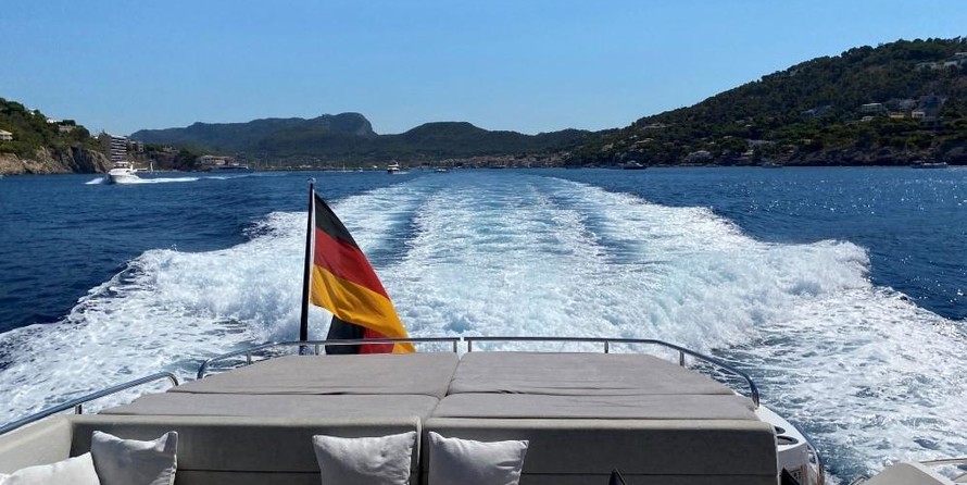 Sunseeker Predator 68