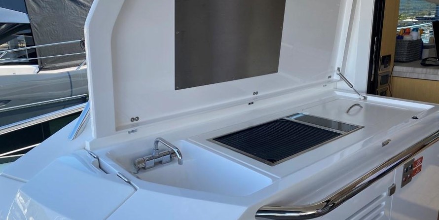 Sunseeker Predator 68