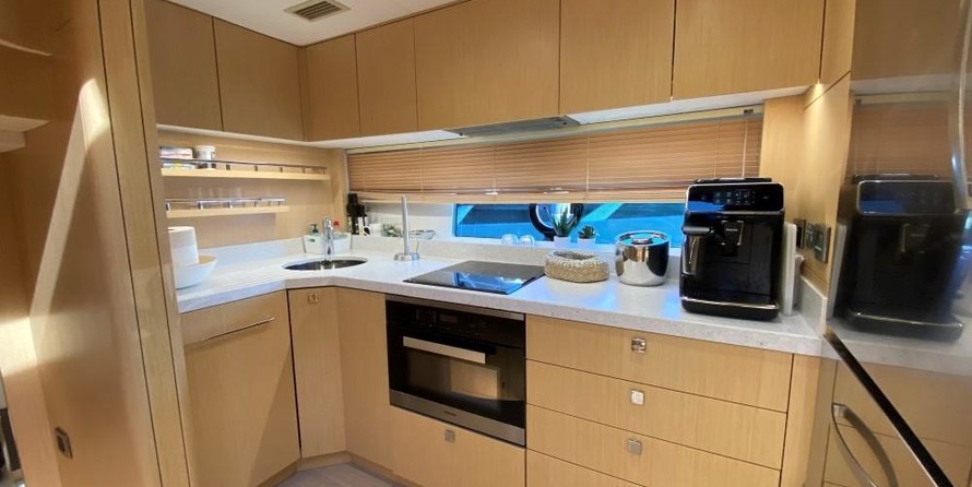 Sunseeker Predator 68