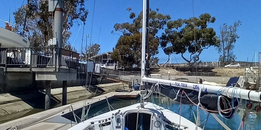 Ferretti Custom 22.74ft