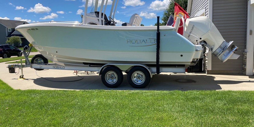 Robalo R23