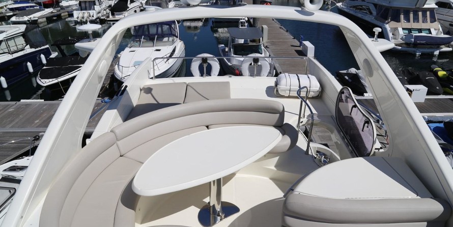 Azimut 55E
