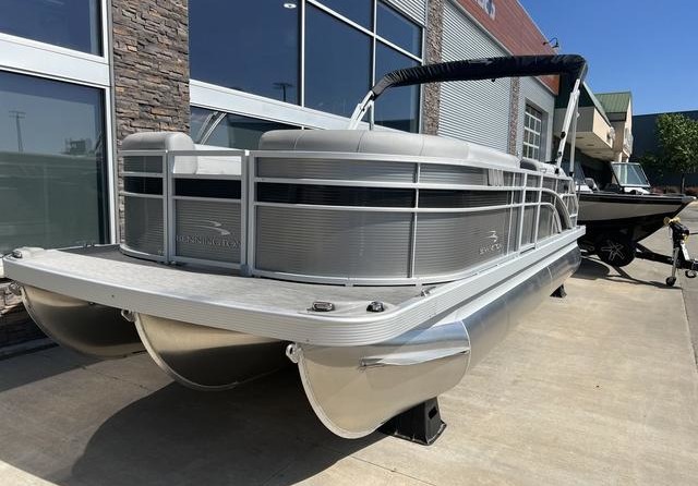 Bennington 22 SXSB