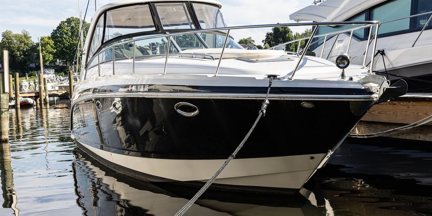 Chaparral 370 Signature Cruiser