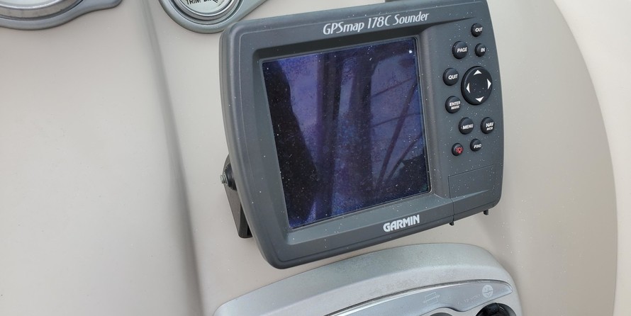 Maxum 2400