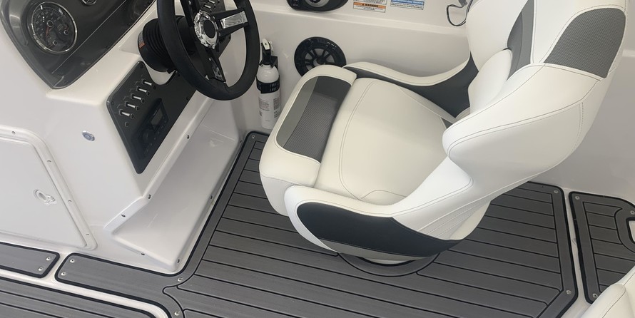 Hurricane 201 sundeck sport