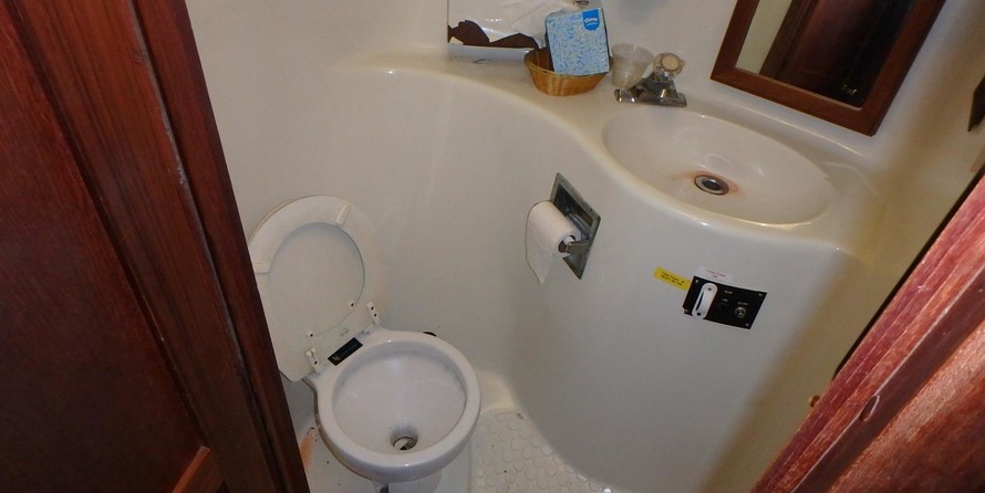 Bluewater yachts 42 coastal cruiser