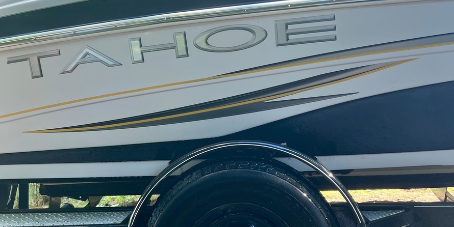 Tracker Tahoe