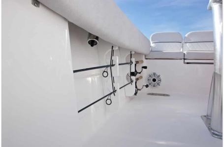 228 Sea Fox Commander