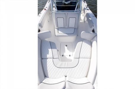 228 Sea Fox Commander