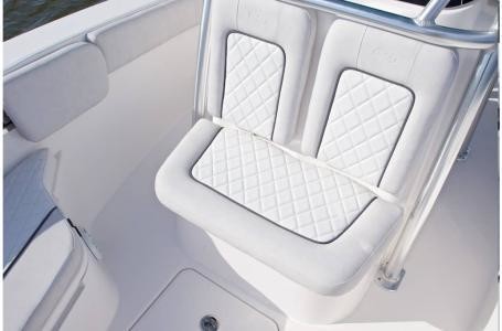 228 Sea Fox Commander