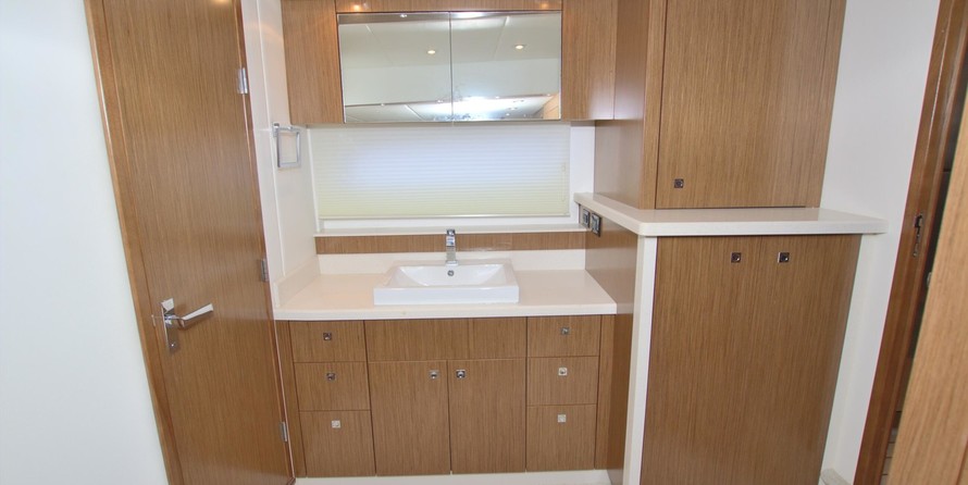 Cruisers Yachts 48 Cantius