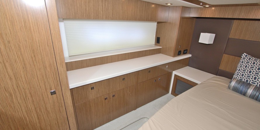 Cruisers Yachts 48 Cantius