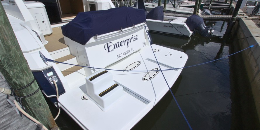 Cruisers Yachts 48 Cantius