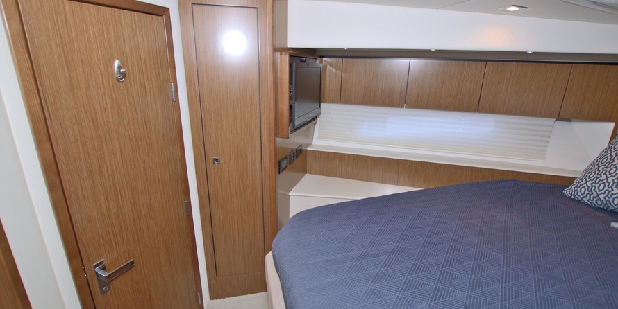 Cruisers Yachts 48 Cantius