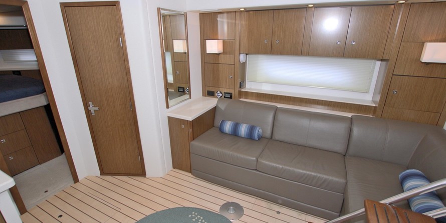 Cruisers Yachts 48 Cantius