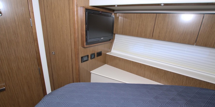 Cruisers Yachts 48 Cantius