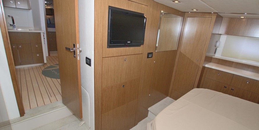 Cruisers Yachts 48 Cantius