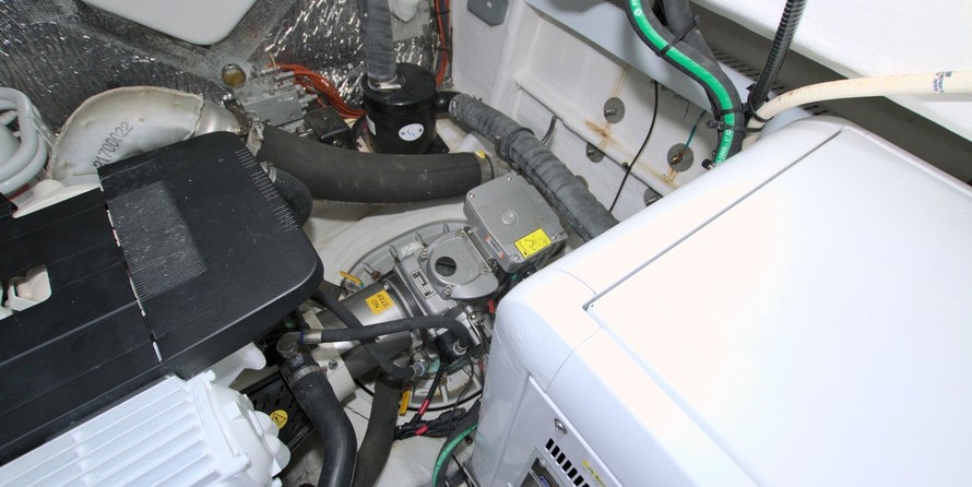 Cruisers Yachts 48 Cantius