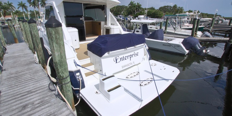 Cruisers Yachts 48 Cantius