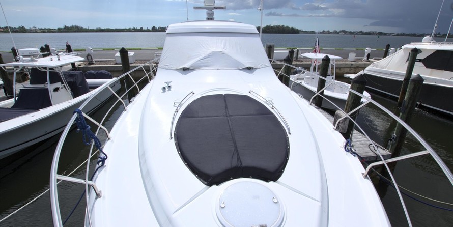 Cruisers Yachts 48 Cantius